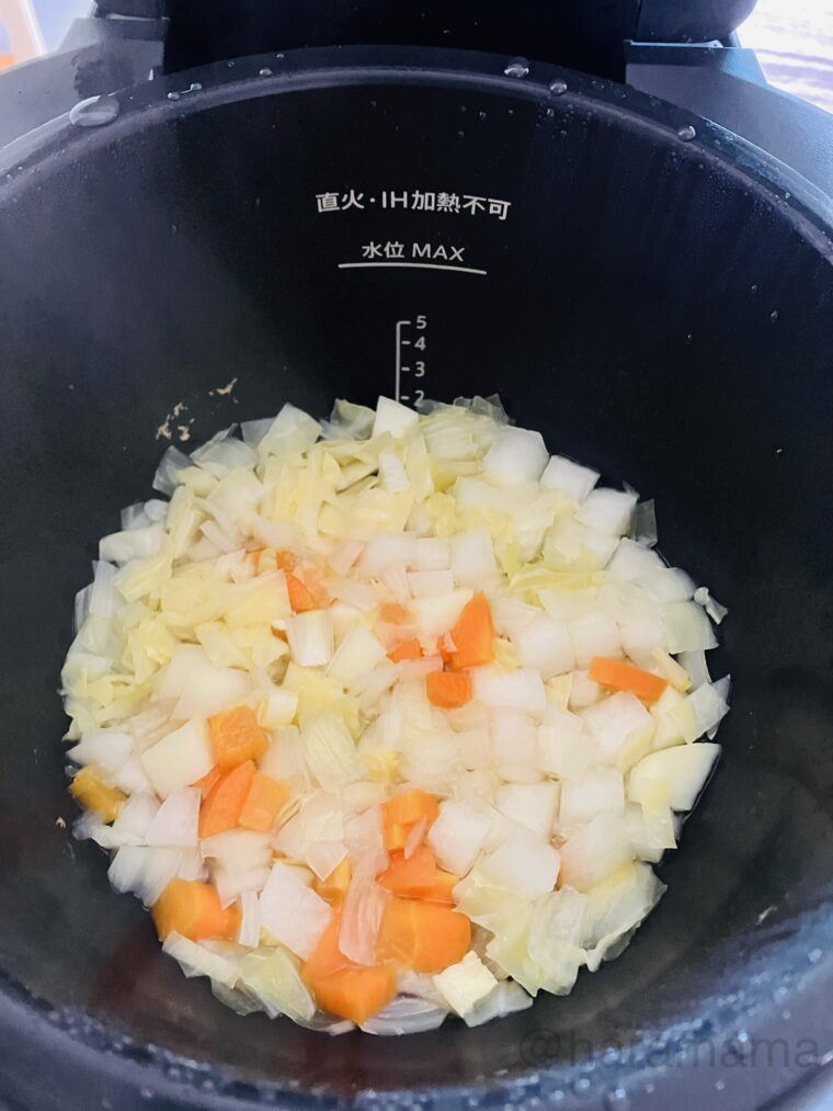 野菜スープが出来上がった状態